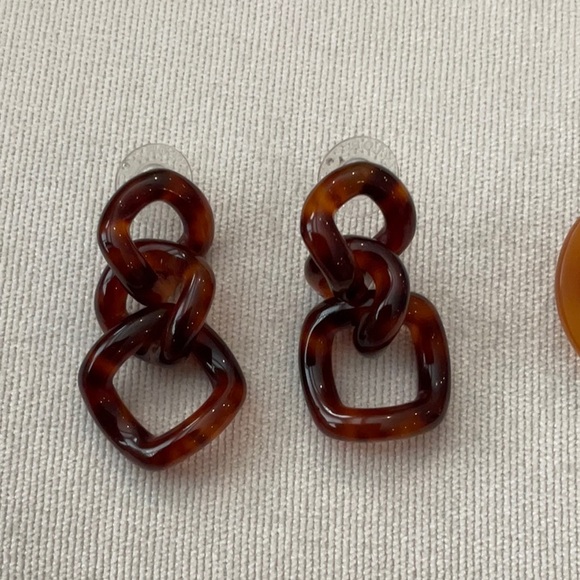 Brown tortoise shell style earrings - Picture 6 of 8